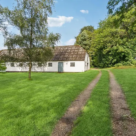 Holiday home 2 Bedroom Awesome In Give