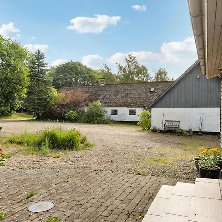 2 Bedroom Awesome In Holiday home