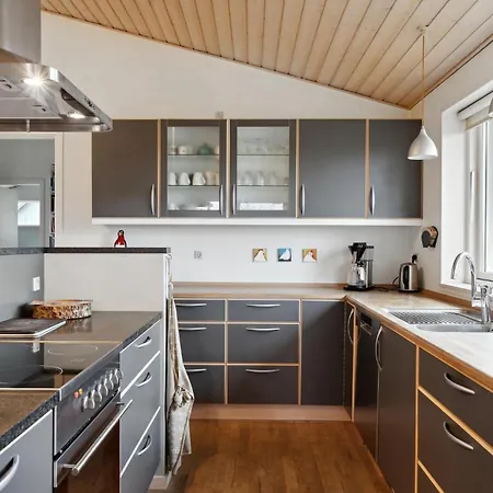 2 Bedroom Awesome In *